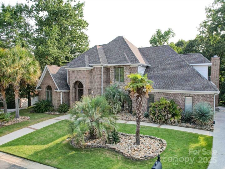 Property Photo:  15708 Eagleview Drive  NC 28278 