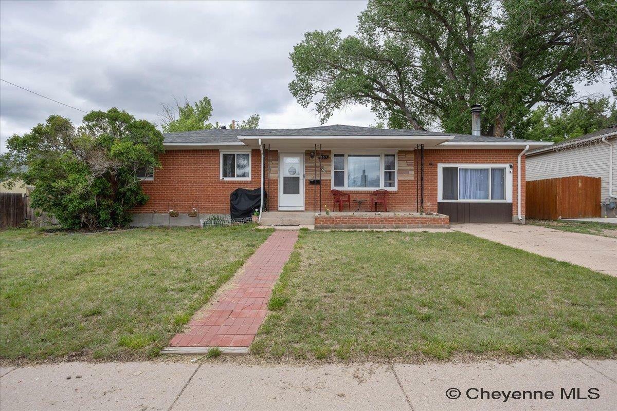 857 Cleveland Ave  Cheyenne WY 82001 photo
