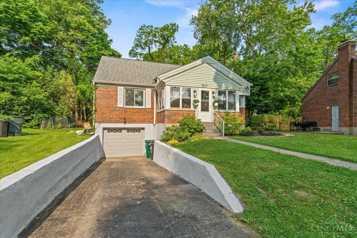 Property Photo: 6111 Faircrest Court OH 45224