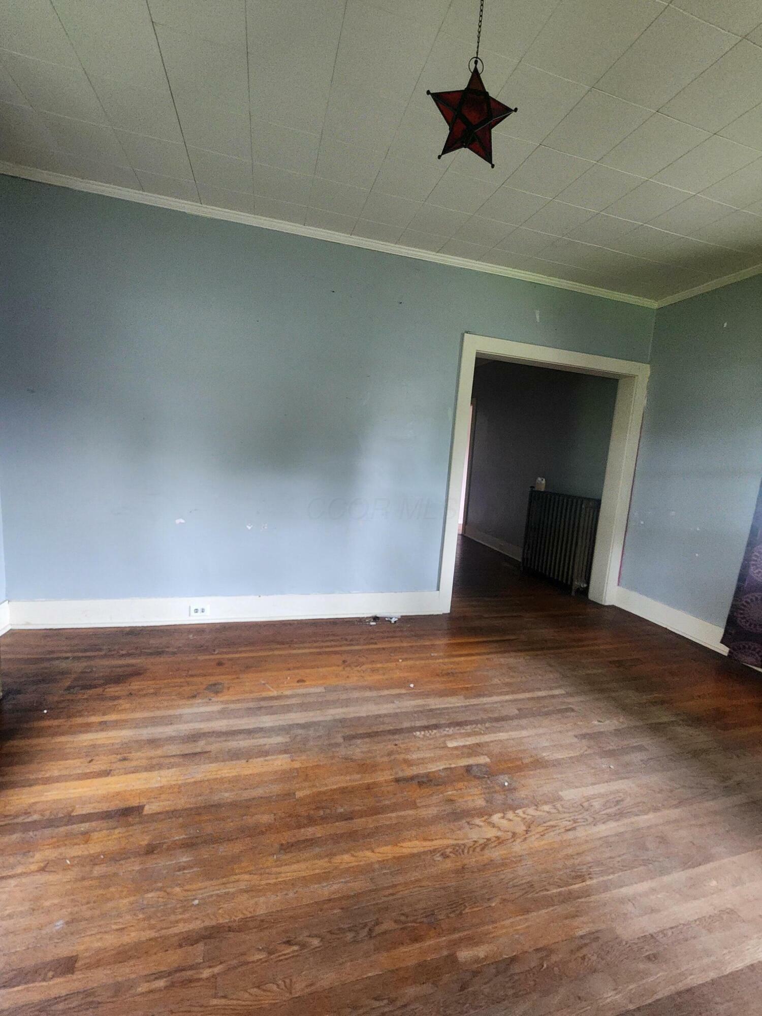 Property Photo: 716 N Main Street OH 43050