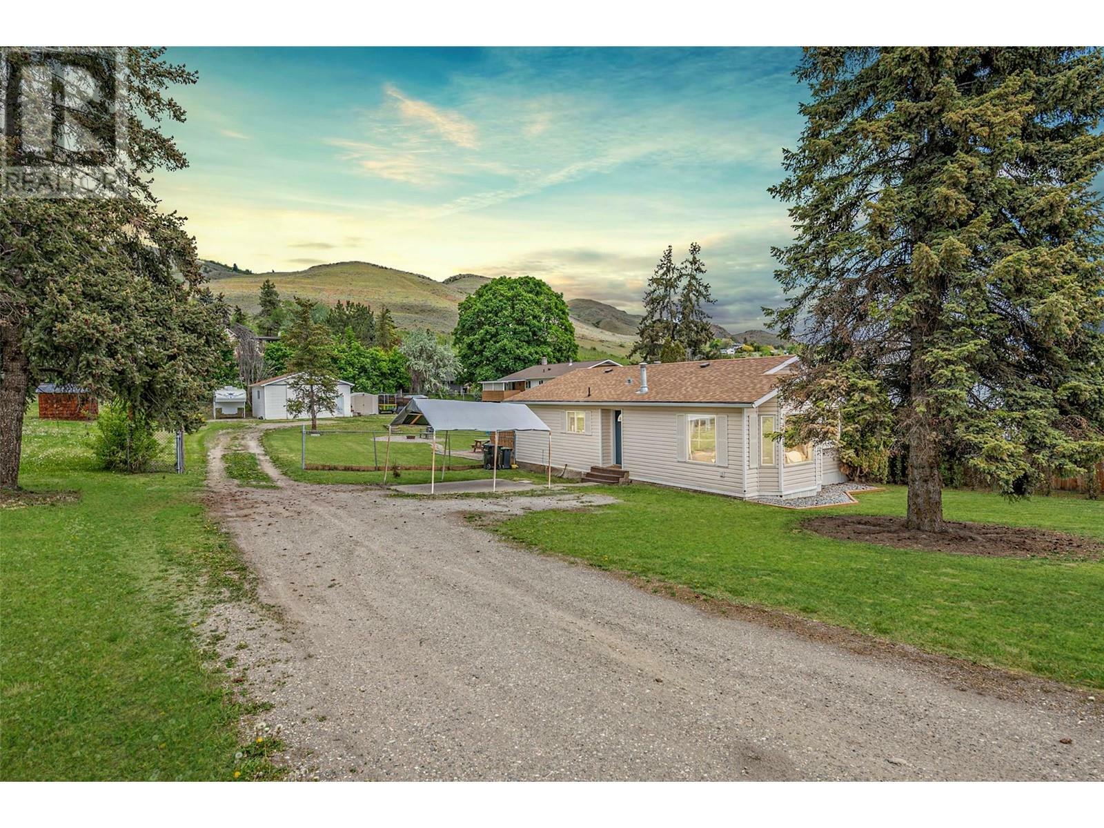 Property Photo: 6111 Bella Vista Road BC V1H 1B4