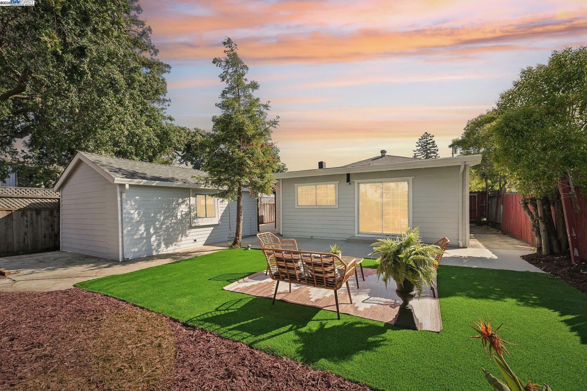 Property Photo:  431 Alameda De Las Pulgas  CA 94062 