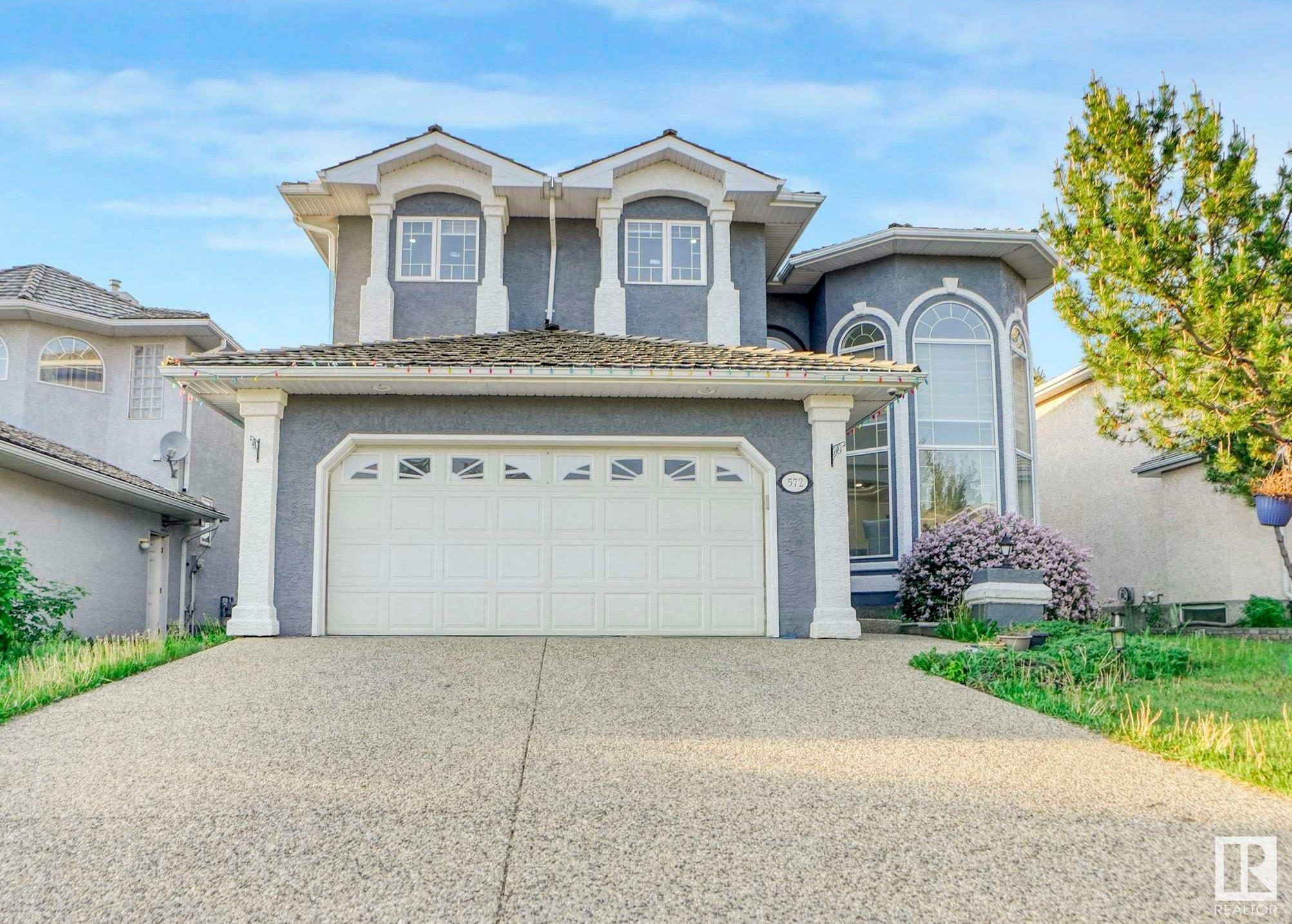572 Butterworth Way NW  Edmonton AB T6R 2P6 photo