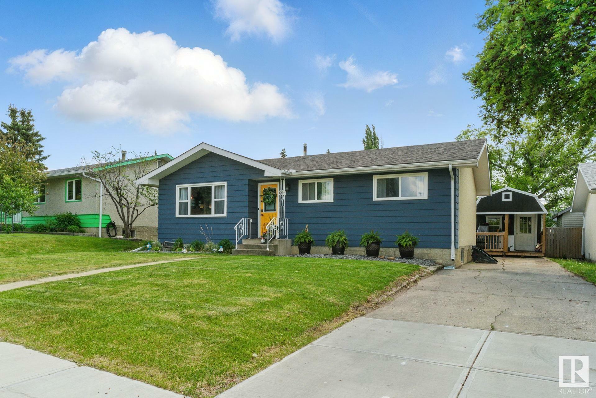 Property Photo: 308 Jespersen Avenue AB T7X 3A2