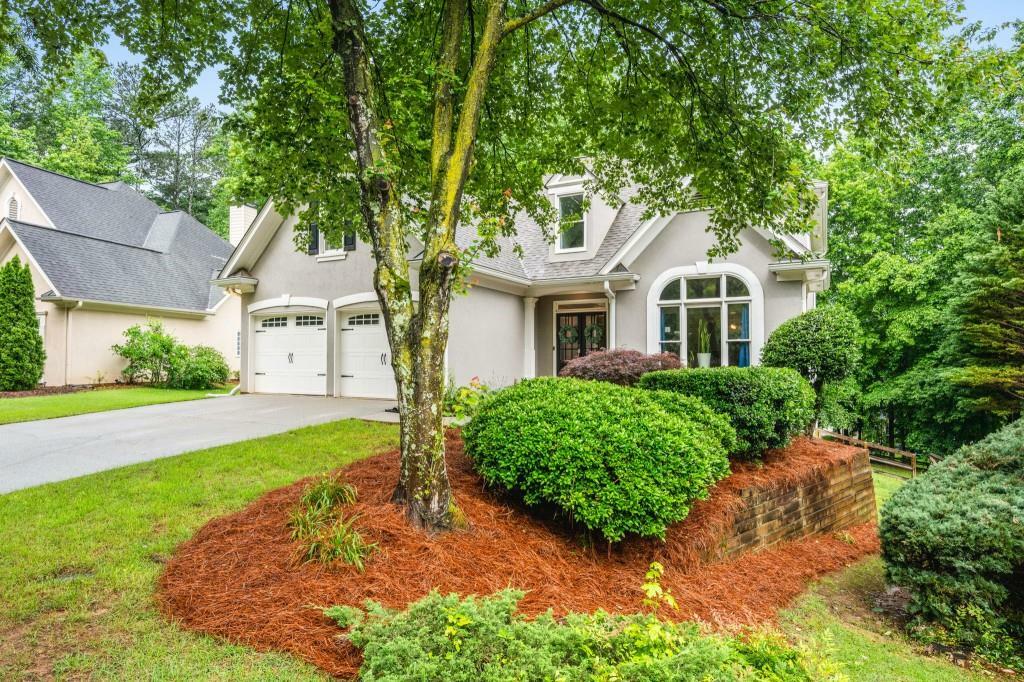 Property Photo: 1010 Longcreek Pointe GA 30005