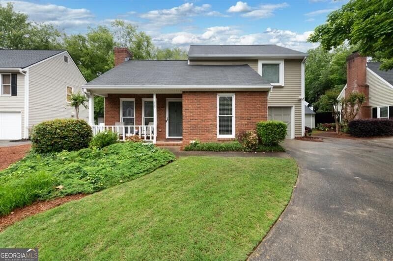 Property Photo: 303 Roswell Green Lane GA 30075