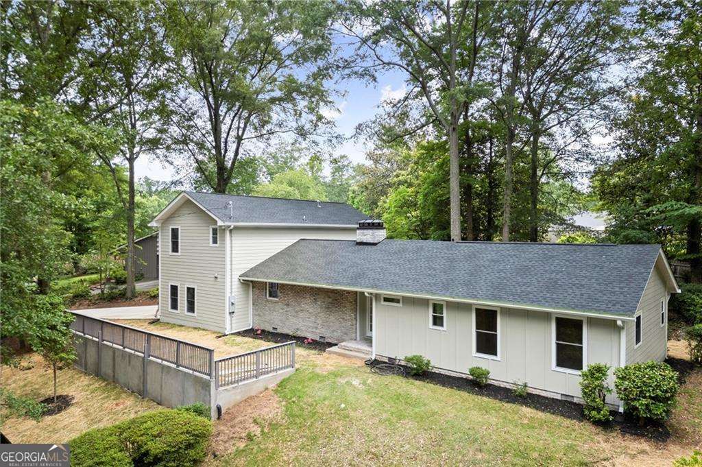 Property Photo: 6405 Cherry Tree Lane GA 30328