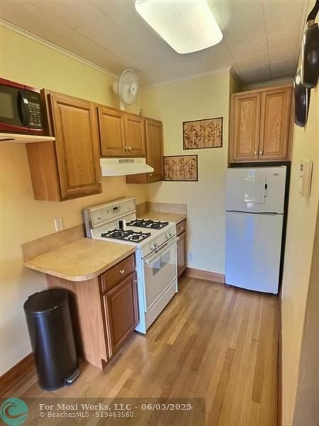 Property Photo: 1501 NE 5th Ct Front East FL 33301