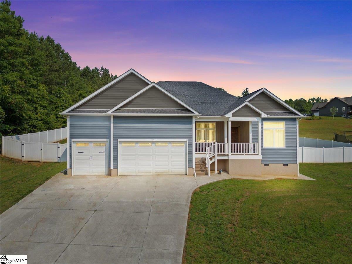 Property Photo: 310 Hammond Circle SC 29621