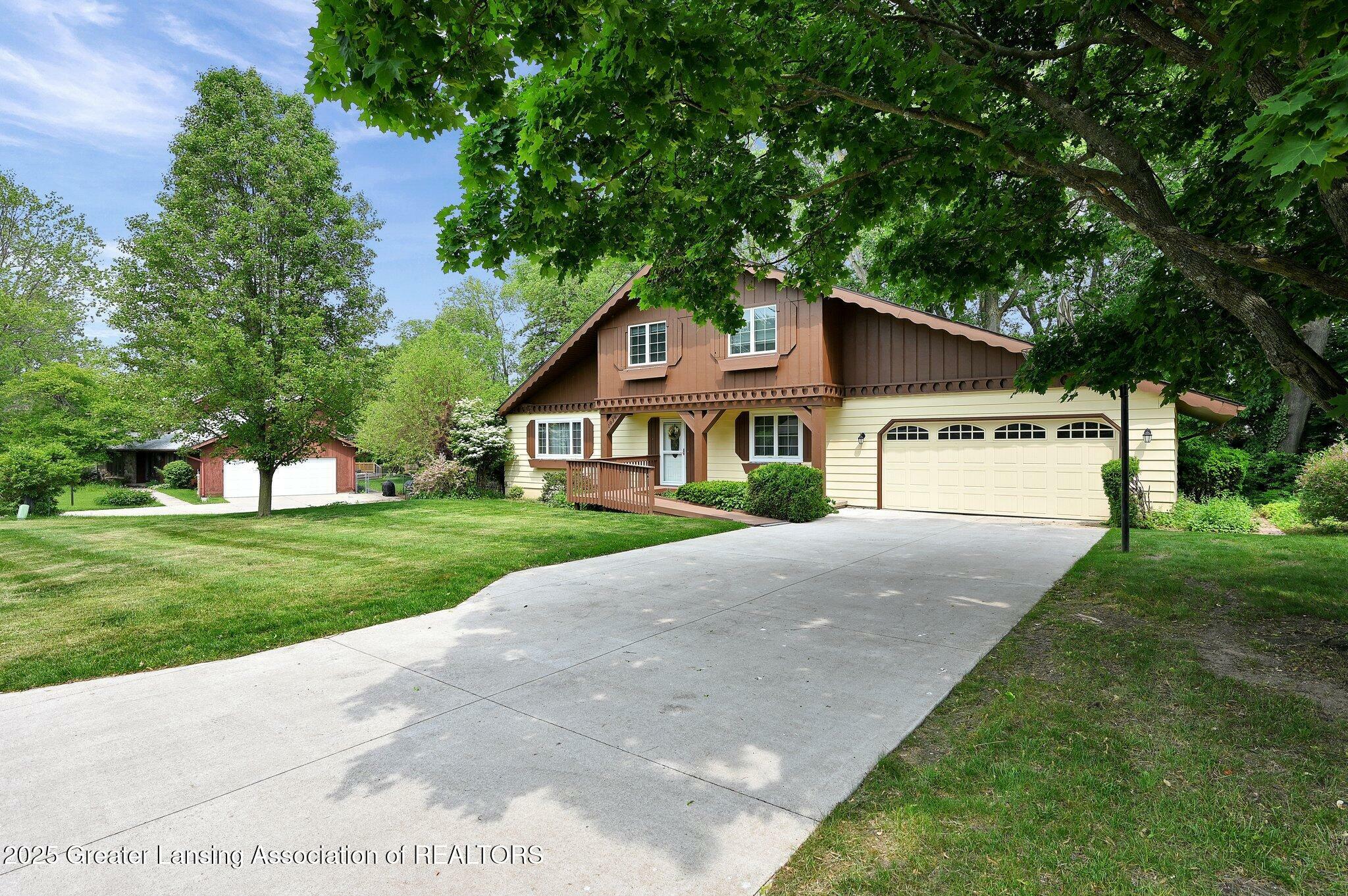 Property Photo: 1936 Heatherton Drive MI 48842
