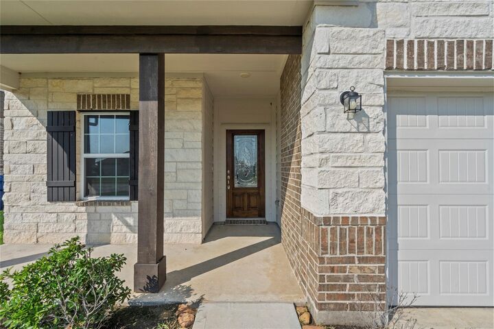 Property Photo: 2722 Amethyst Court TX 77591