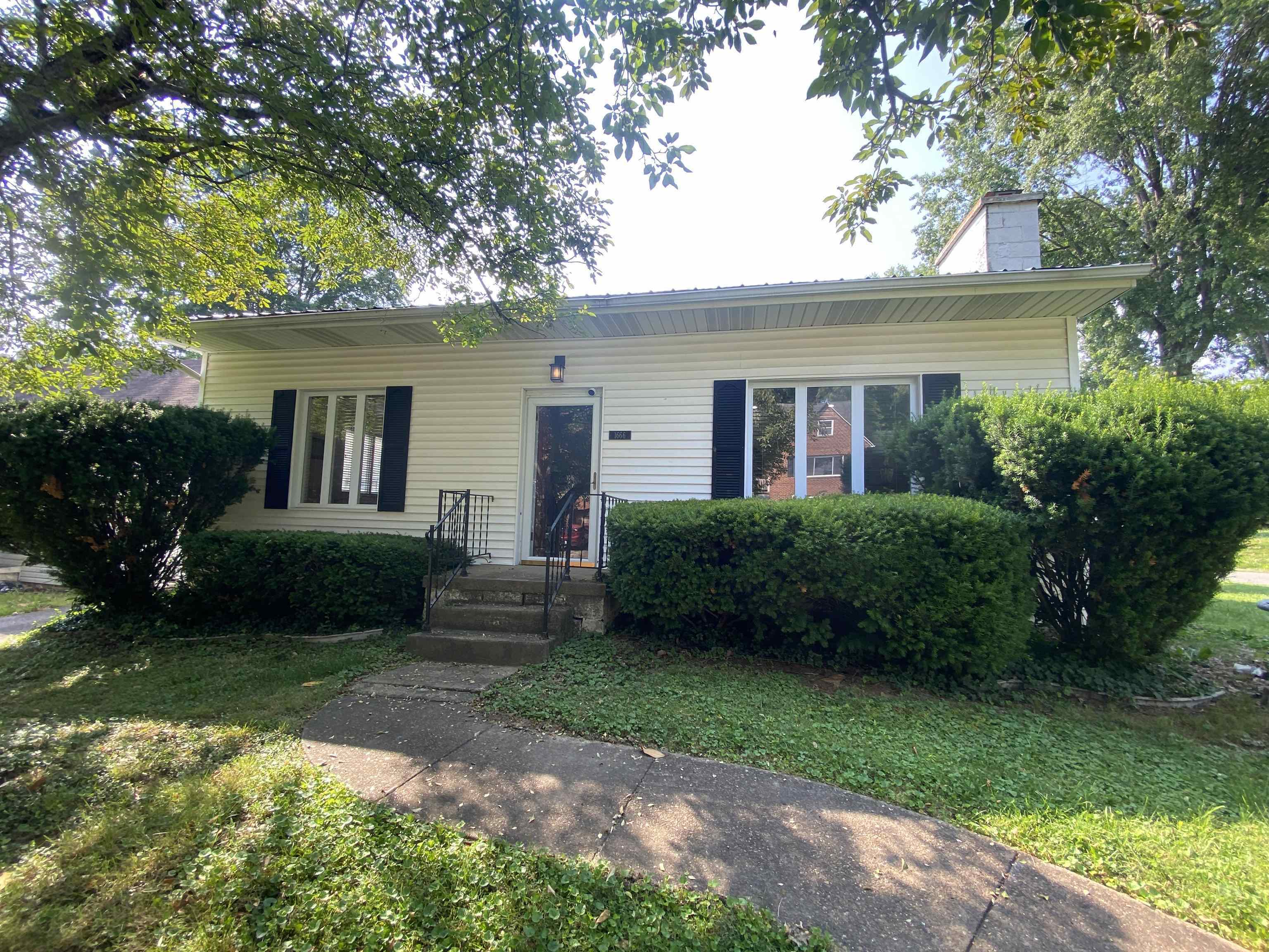 Property Photo: 1666 Glenway Lane WV 25701