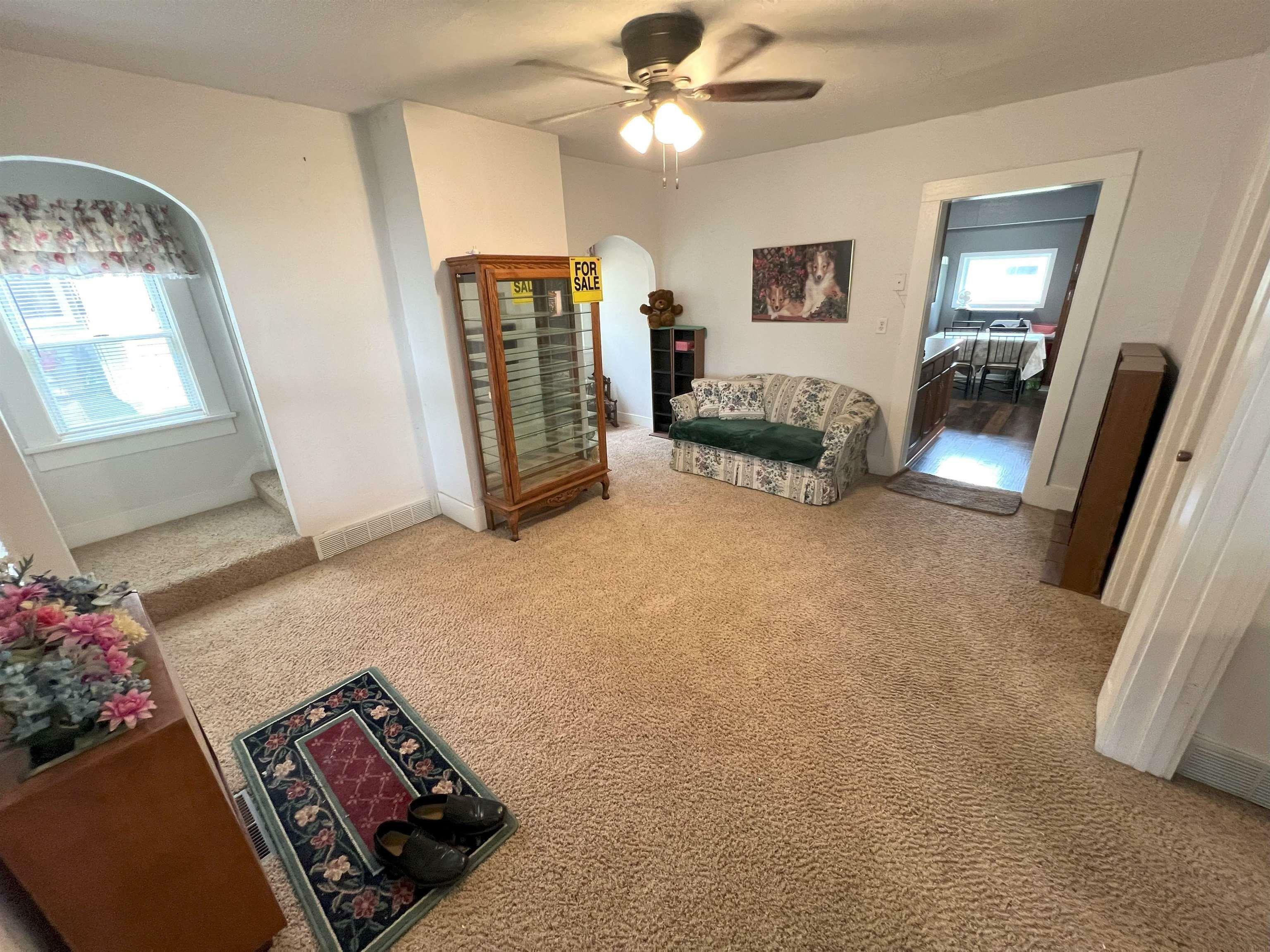 Property Photo: 1119 State St IA 50461