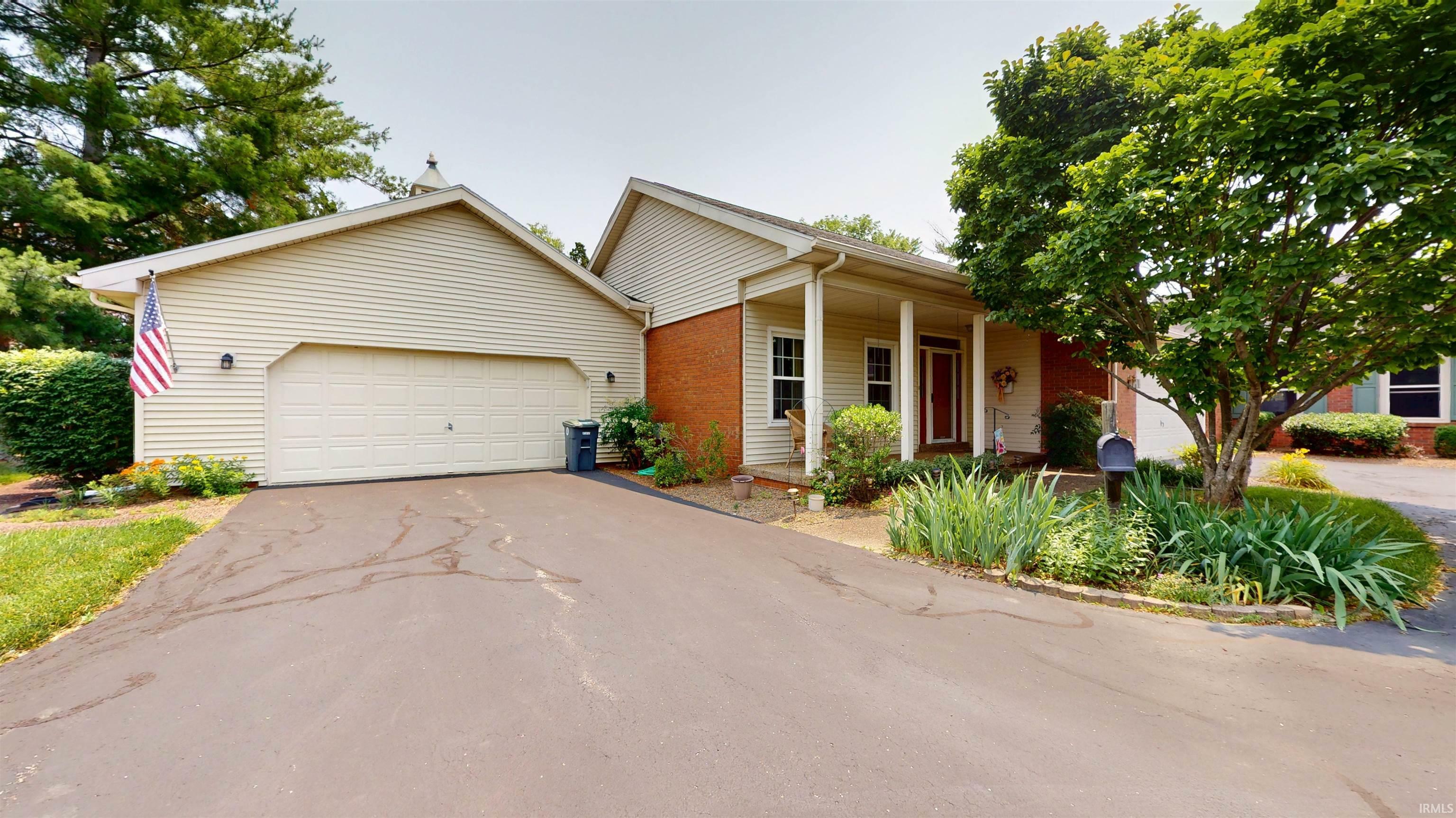 Property Photo:  722 Kingswood Drive  IN 47715 