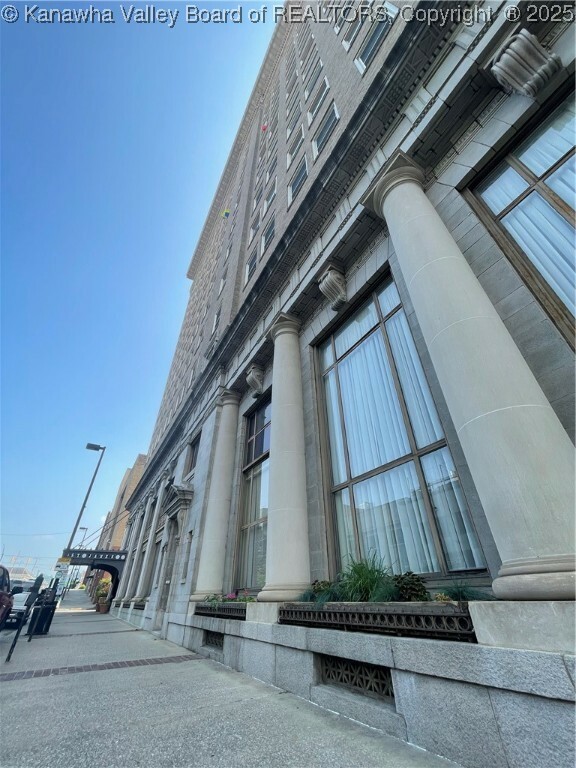 Property Photo: 401 10th Street 400 WV 25701
