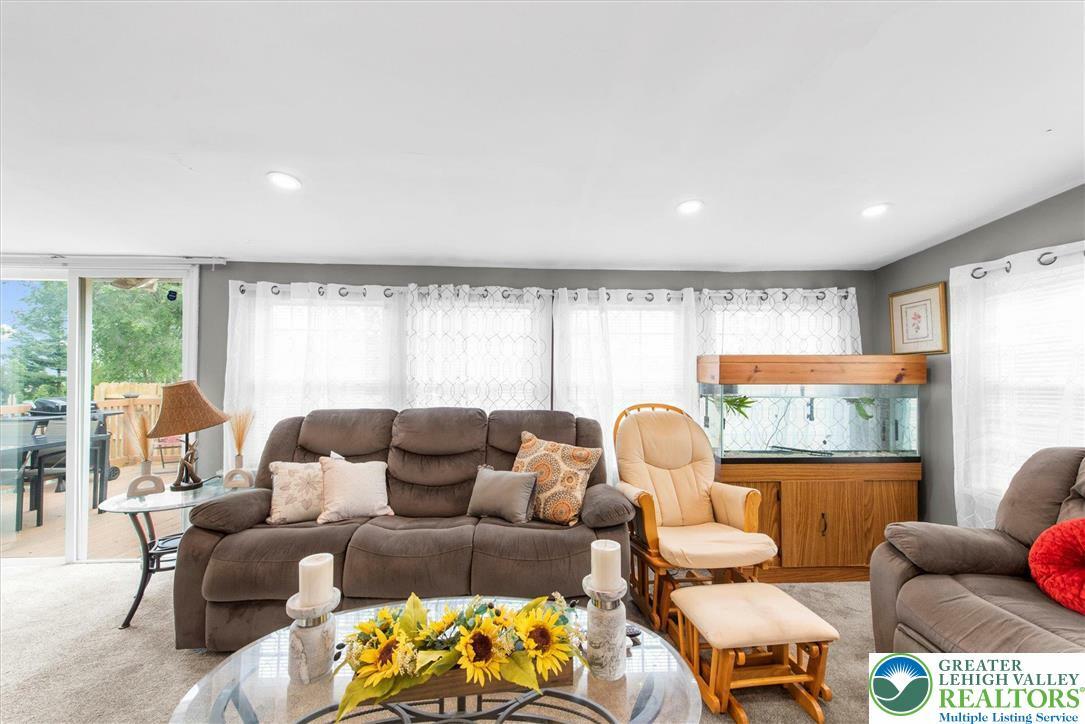 Property Photo: 5761 Chestnut Street PA 18029