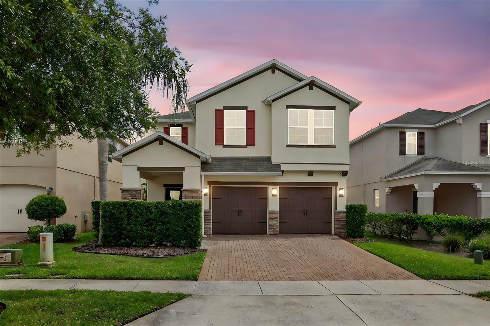 Property Photo: 2612 San Simeon Way FL 34741