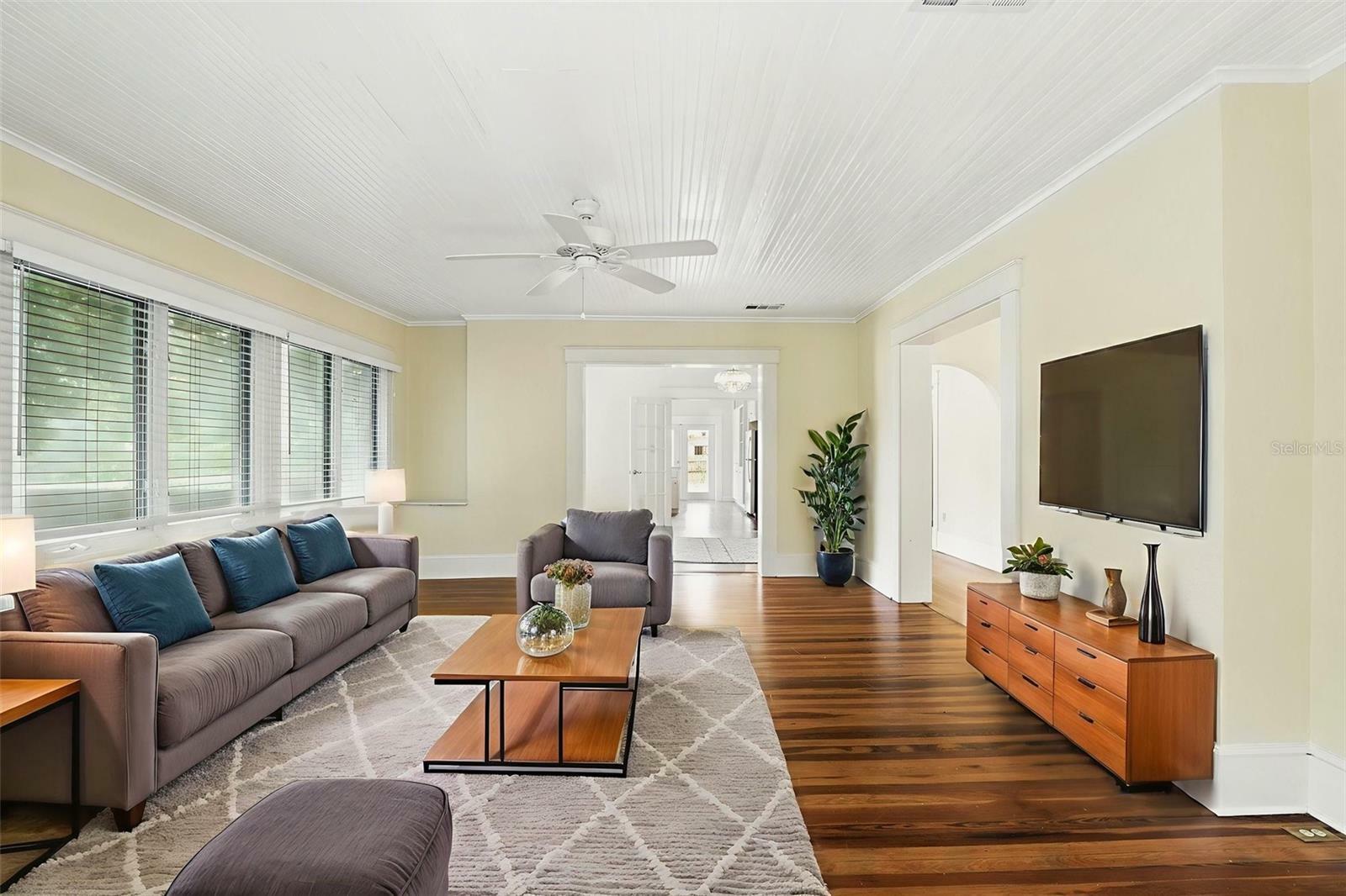 Property Photo: 835 Antonette Avenue FL 32789