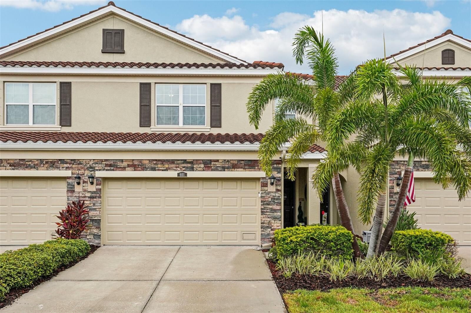 Property Photo: 601 52nd Ter N FL 33703