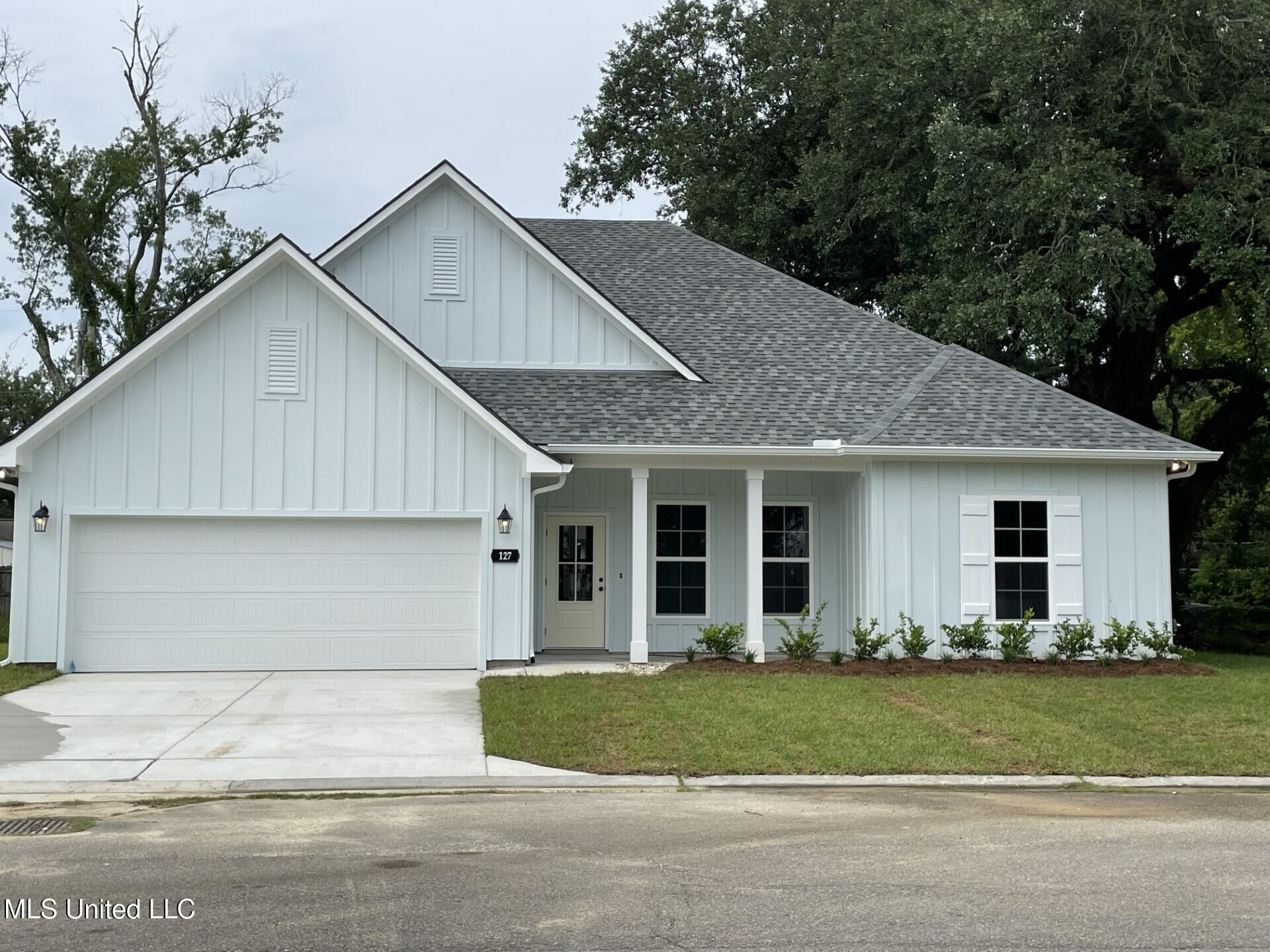 Property Photo:  127 Le Moyne Street  MS 39520 