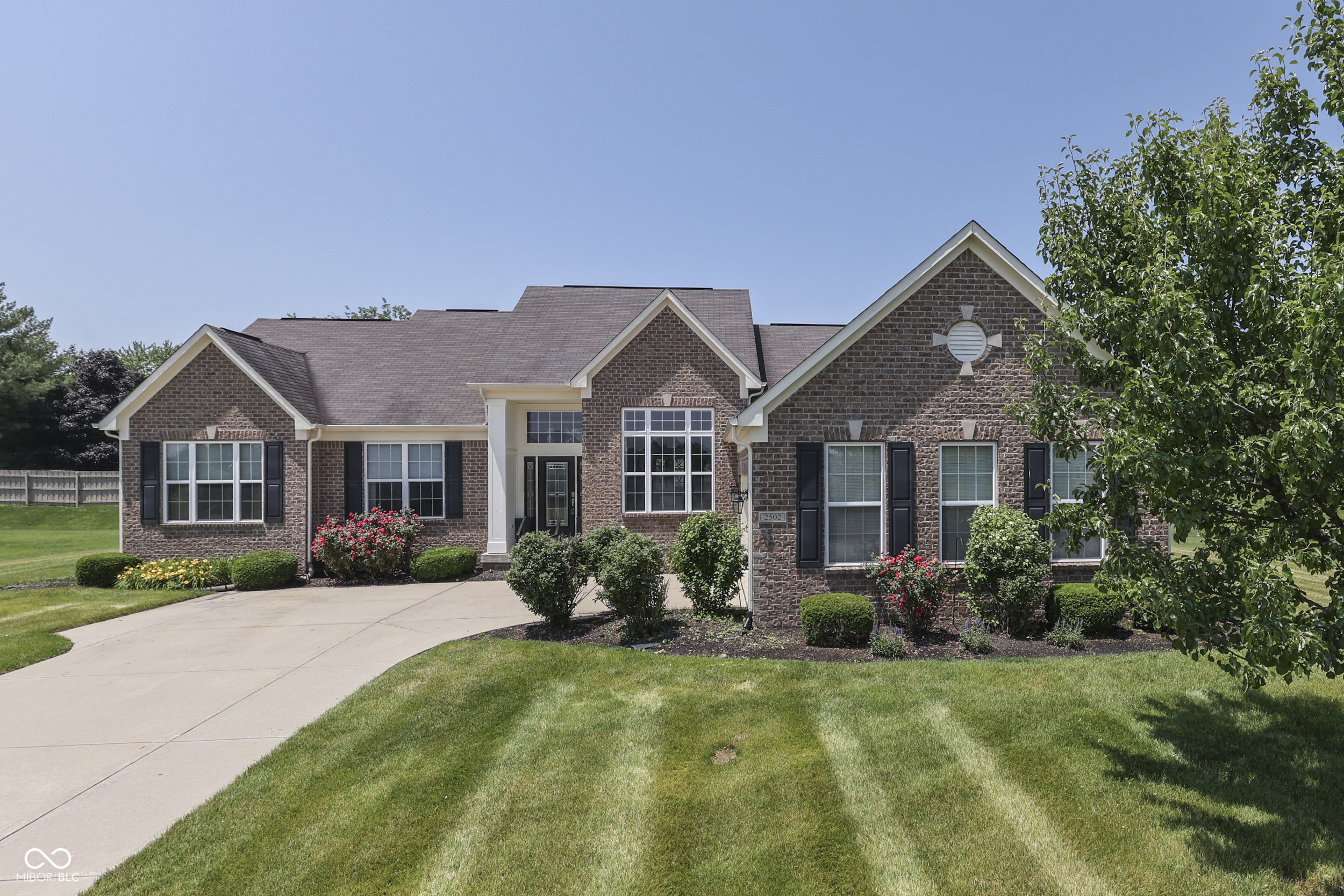 Property Photo: 2502 Colinbrook Parkway IN 46143