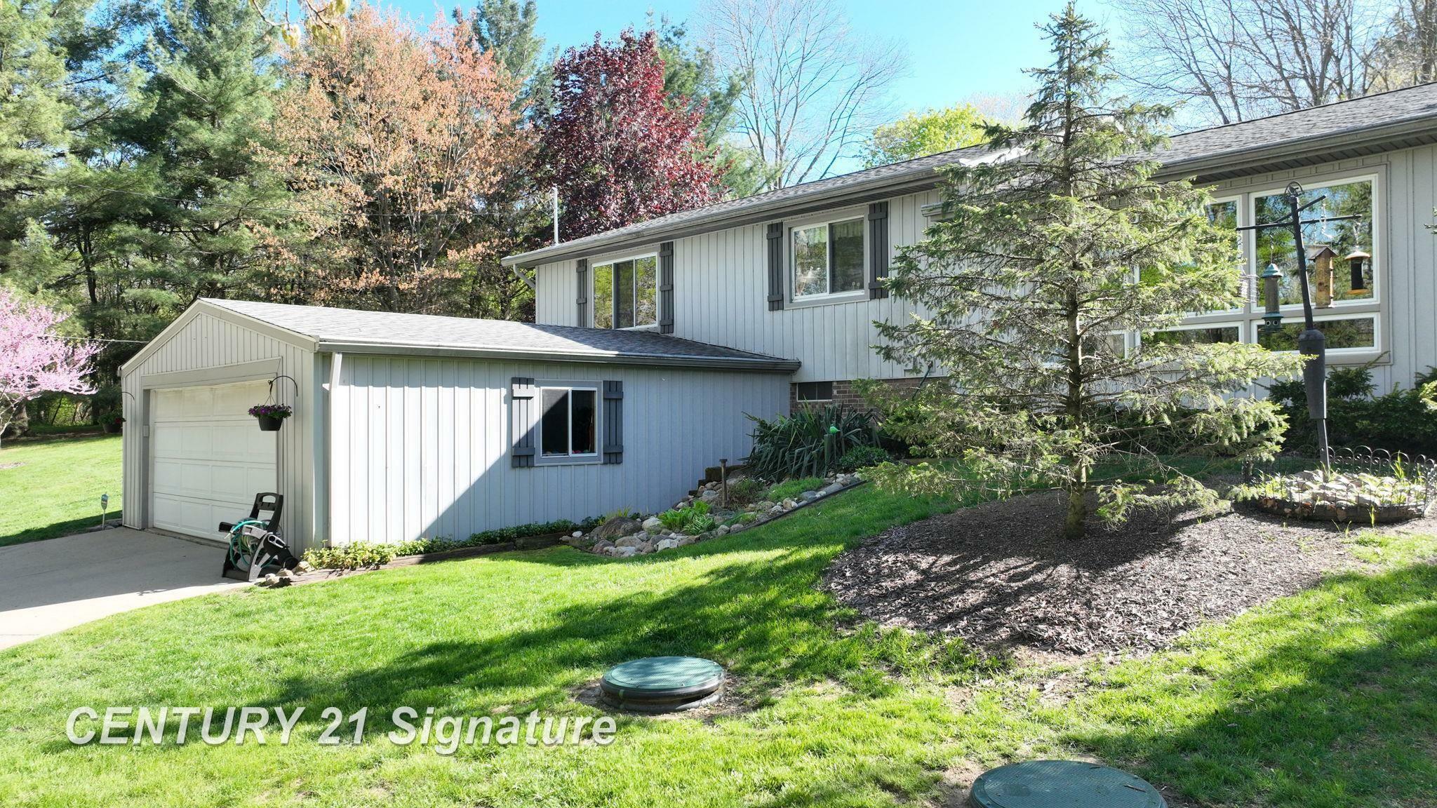 Property Photo: 8285 Seymour Road MI 48433