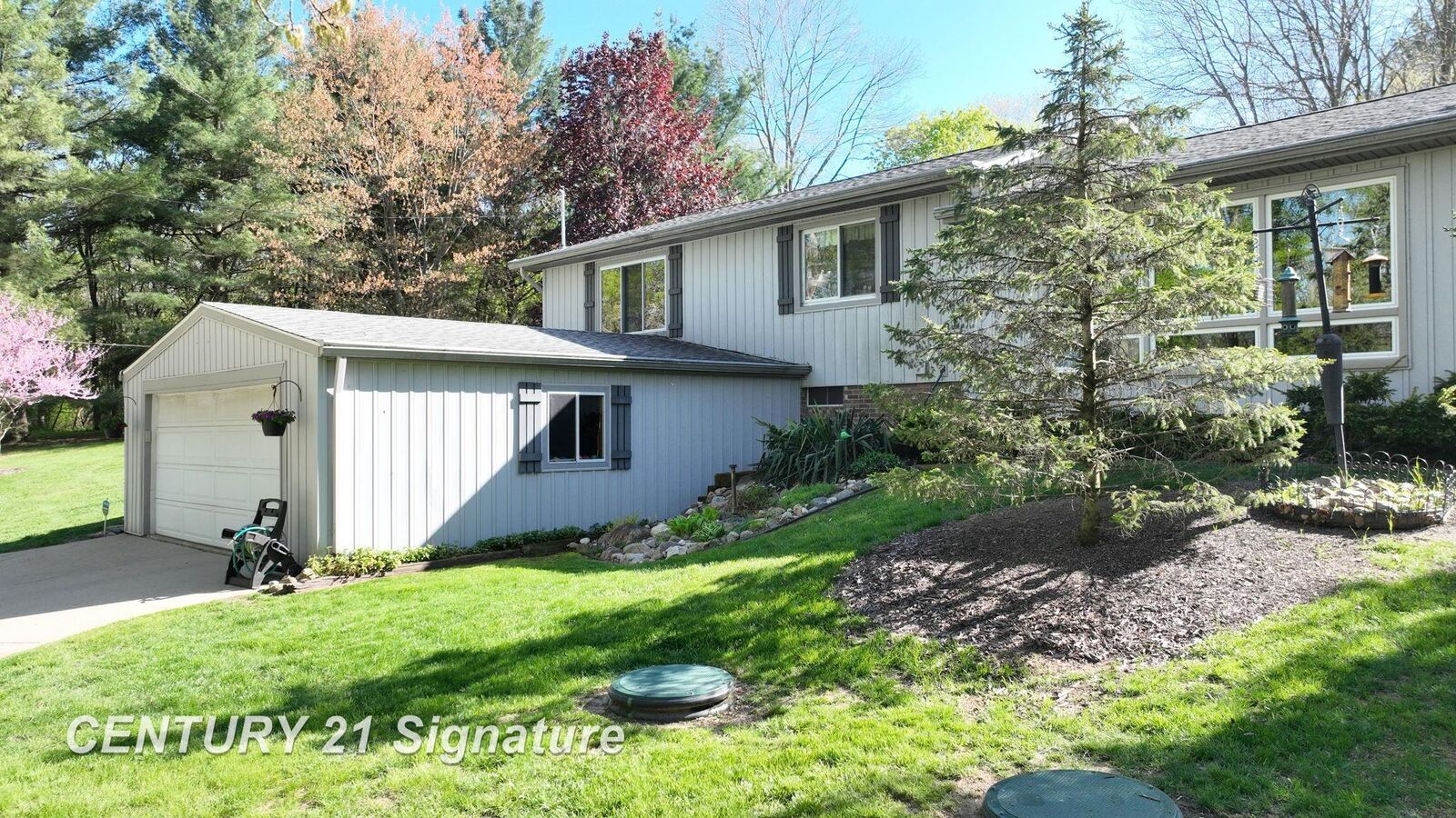 Property Photo:  8285 Seymour Road  MI 48433 