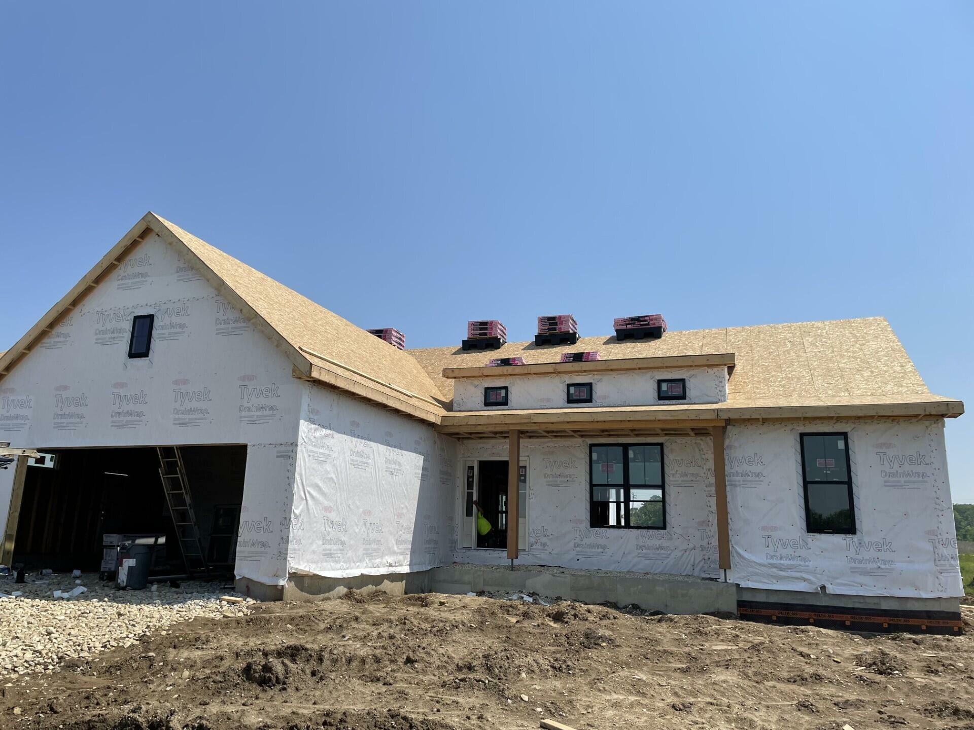 Property Photo:  9902 N Migratory Ln  WI 53097 