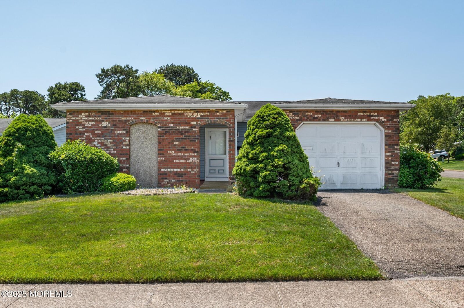 Property Photo:  19 Clay Circle  NJ 08724 