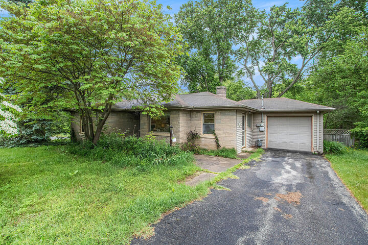 27795 Burmax Park  Dowagiac MI 49047 photo