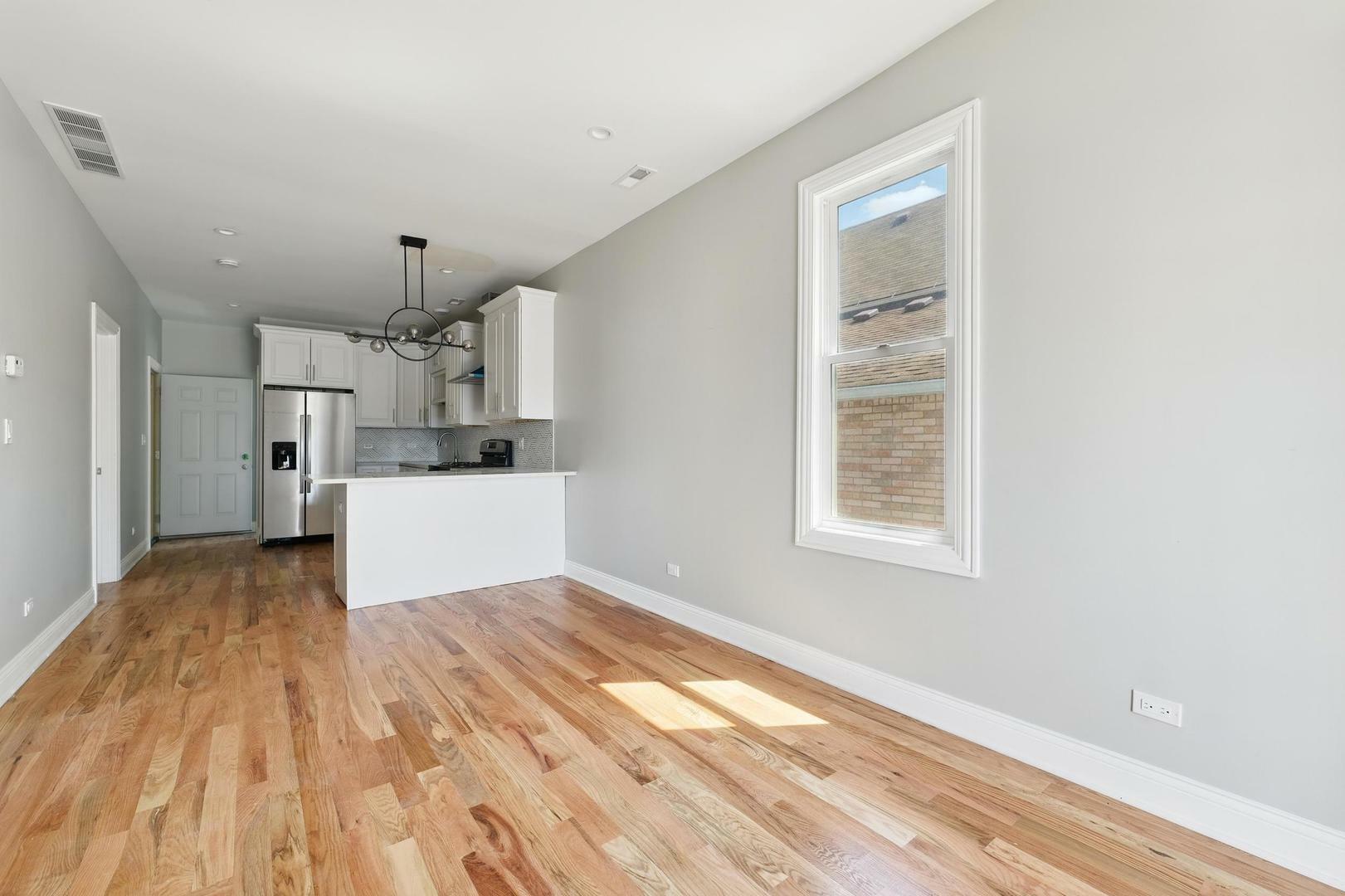 Property Photo: 2938 S 48th Court 1R IL 60804