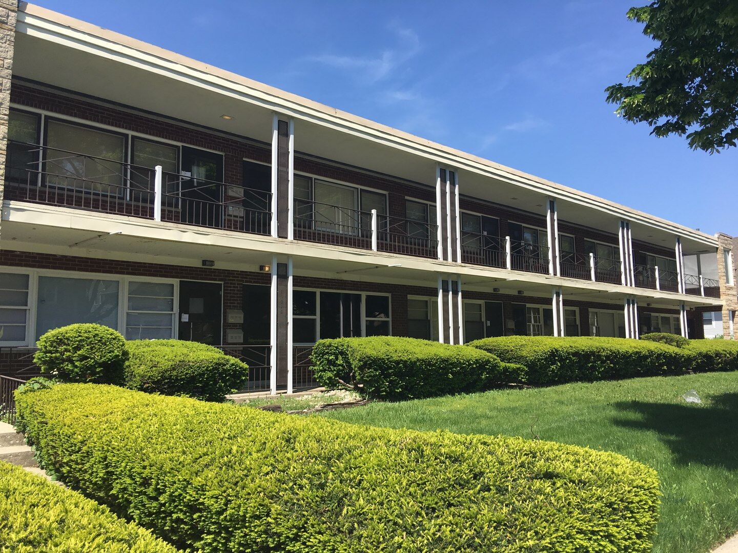 Property Photo: 1001 N Harlem Avenue B IL 60302