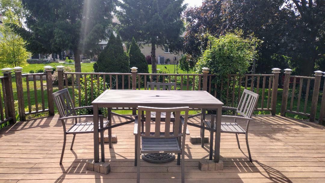 Property Photo: 1498 Kingston Court IL 60018