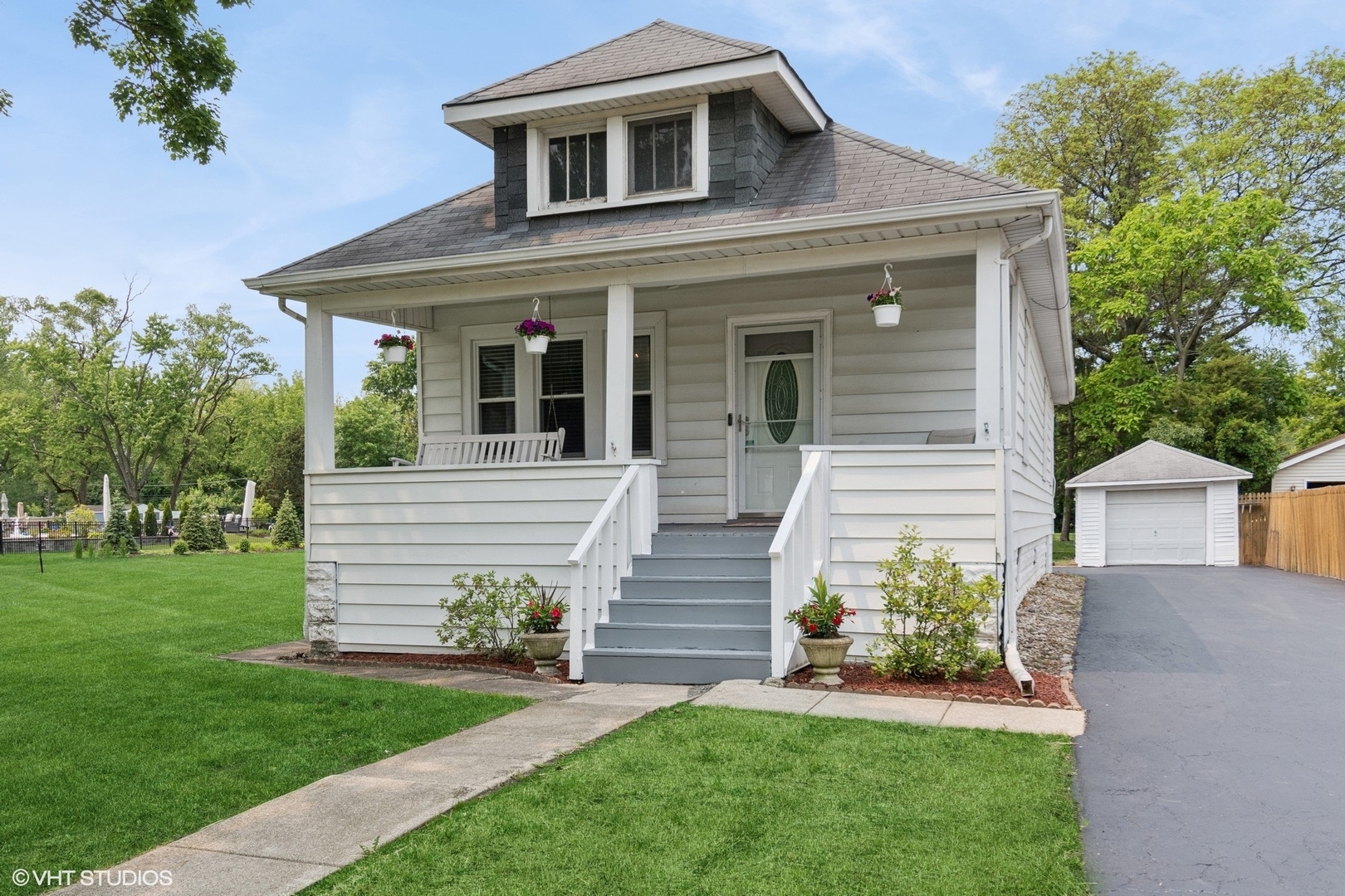 Property Photo:  420 Blackhawk Drive  IL 60559 