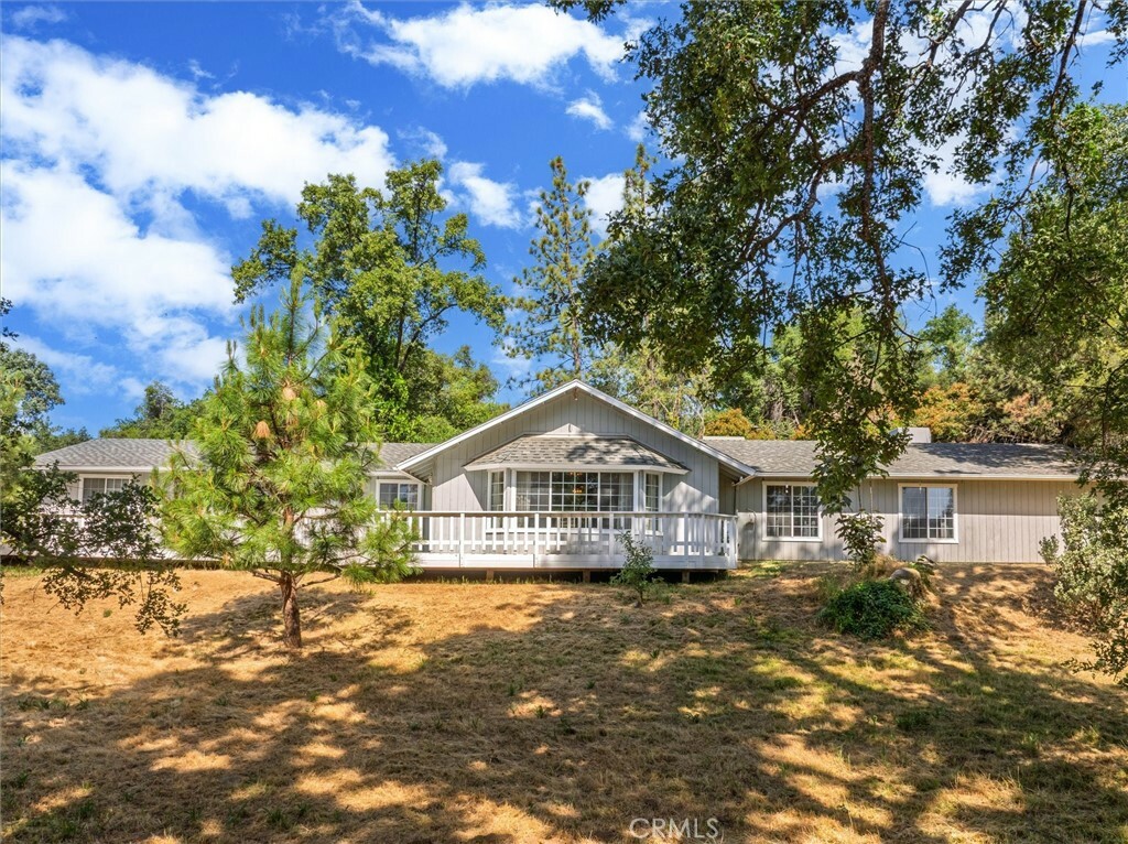 Property Photo: 44670 Thunderhead Drive CA 93601