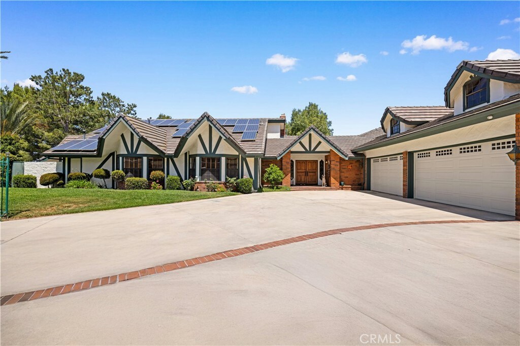 Property Photo: 2360 Oakleaf Canyon Road CA 91789