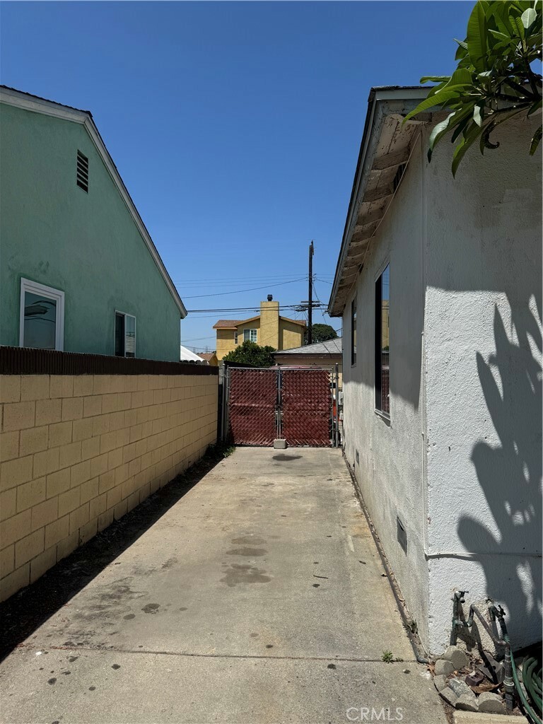 Property Photo: 1509 S. Burris Ave CA 90221