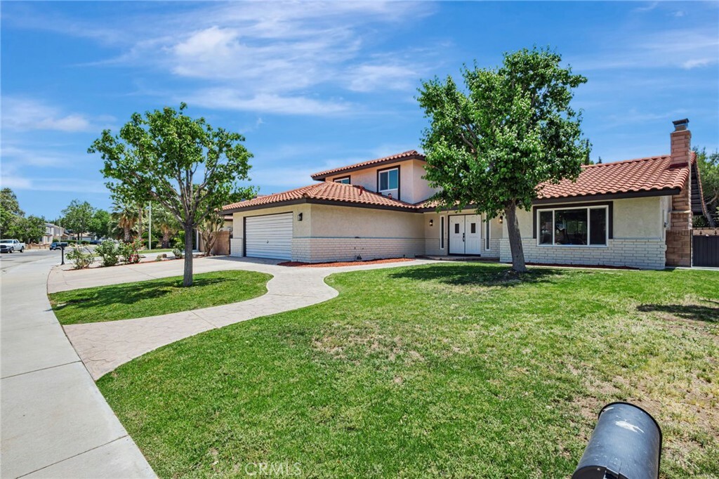 Property Photo:  3230 Larwood Street  CA 93536 