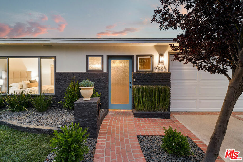 Property Photo:  7363 W 87th Place  CA 90045 