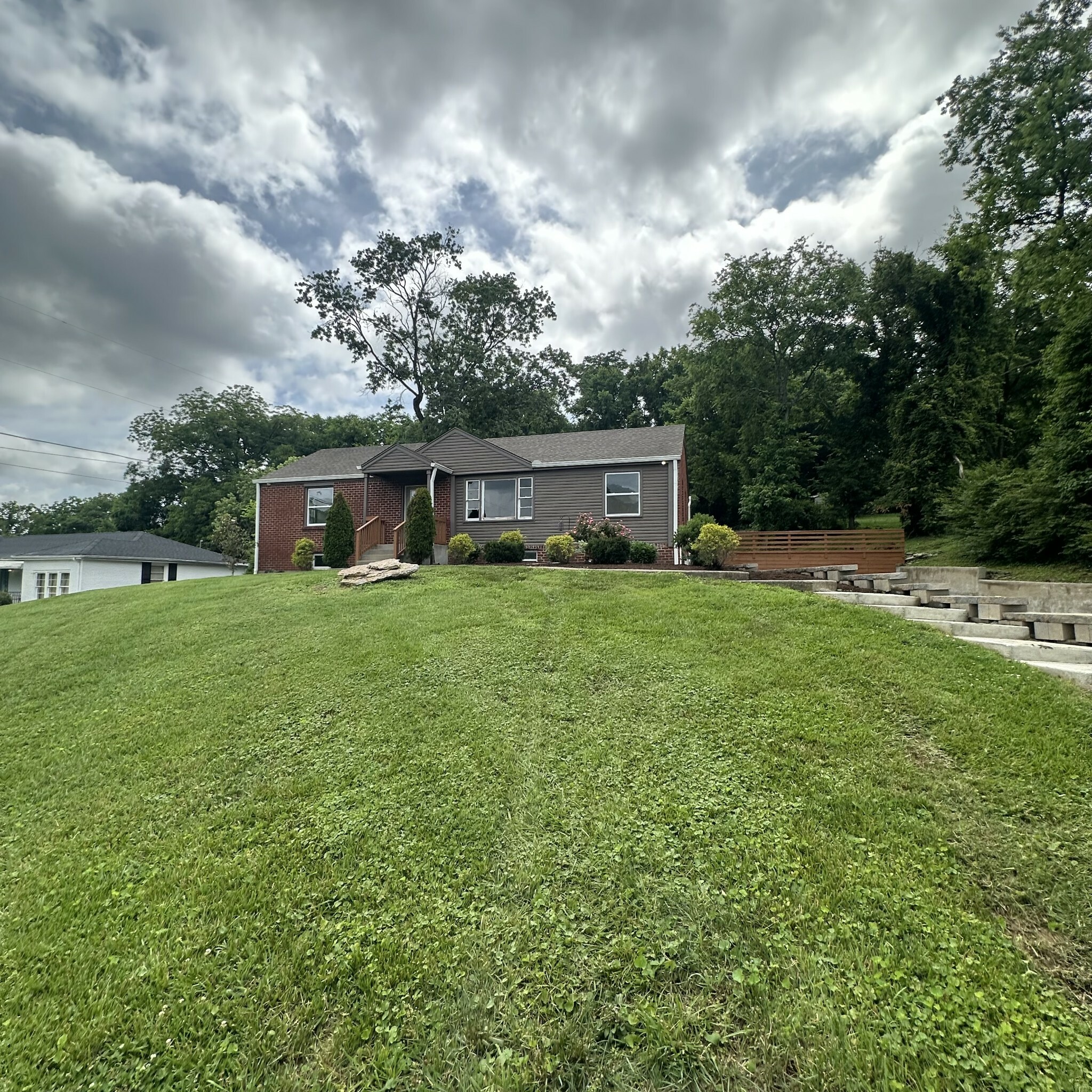 Property Photo: 712 S Dickerson Rd TN 37072