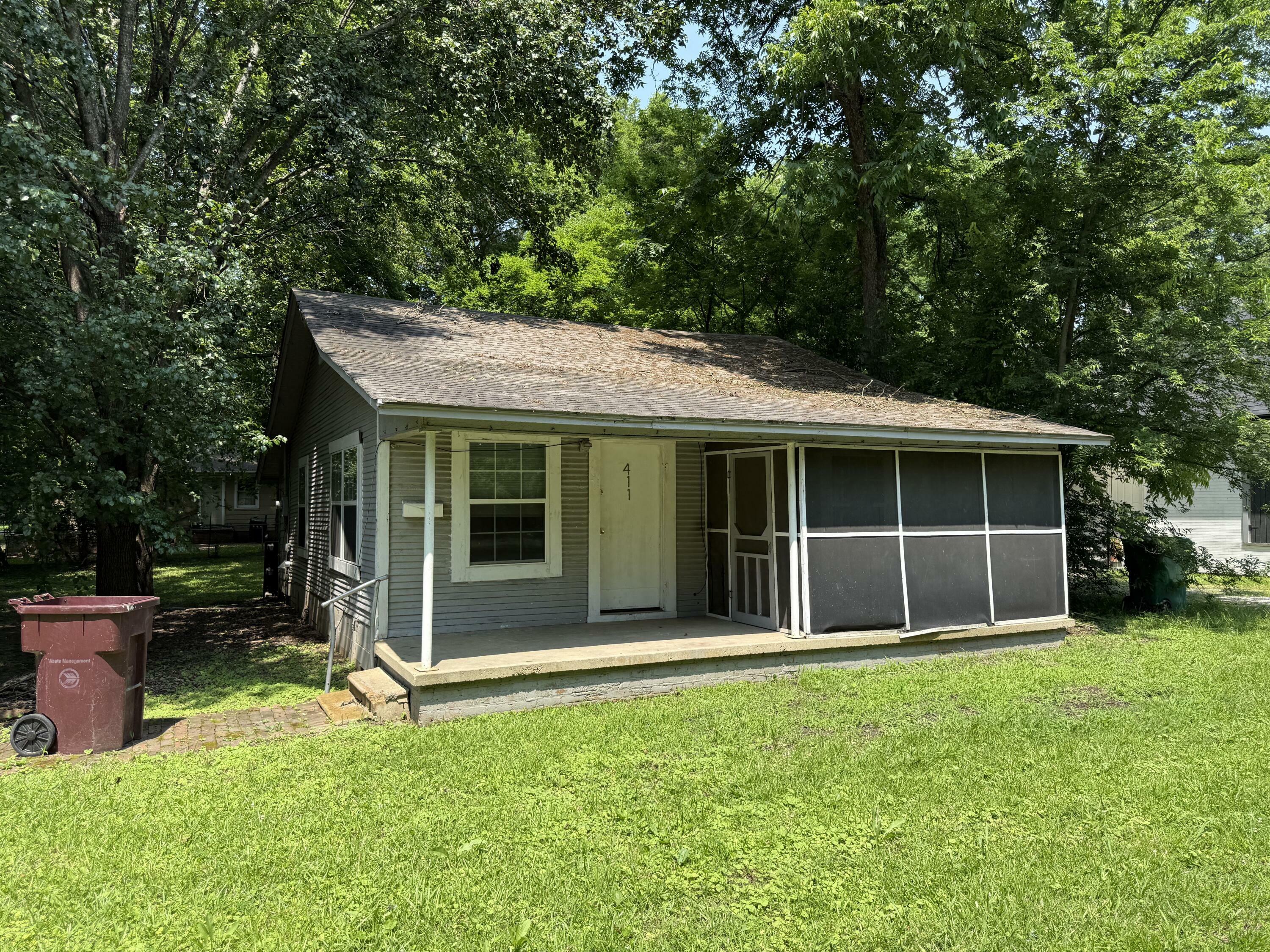 Property Photo:  411 South Green Street  MS 38804 