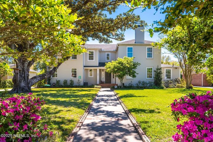 Property Photo: 1052 Holly Lane FL 32207