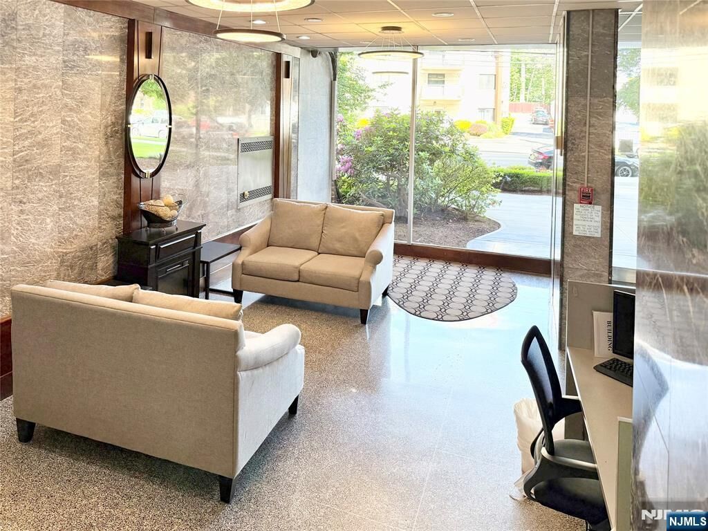 Property Photo:  90 Prospect Avenue 10G  NJ 07601 