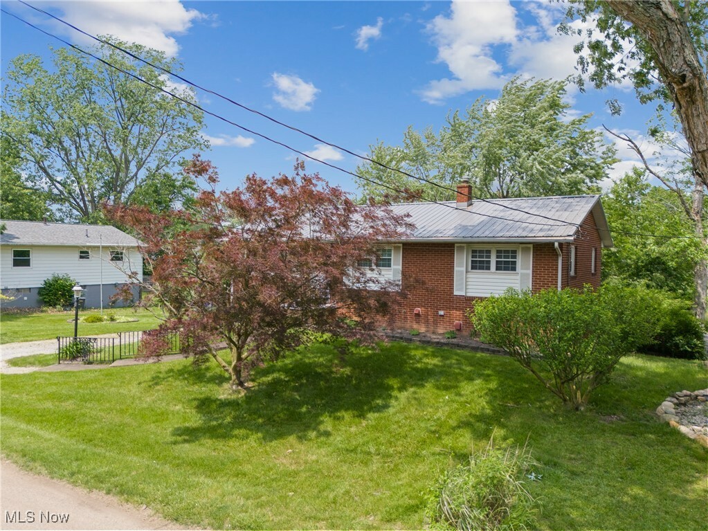 Property Photo:  1701 42nd Street NW  OH 44709 
