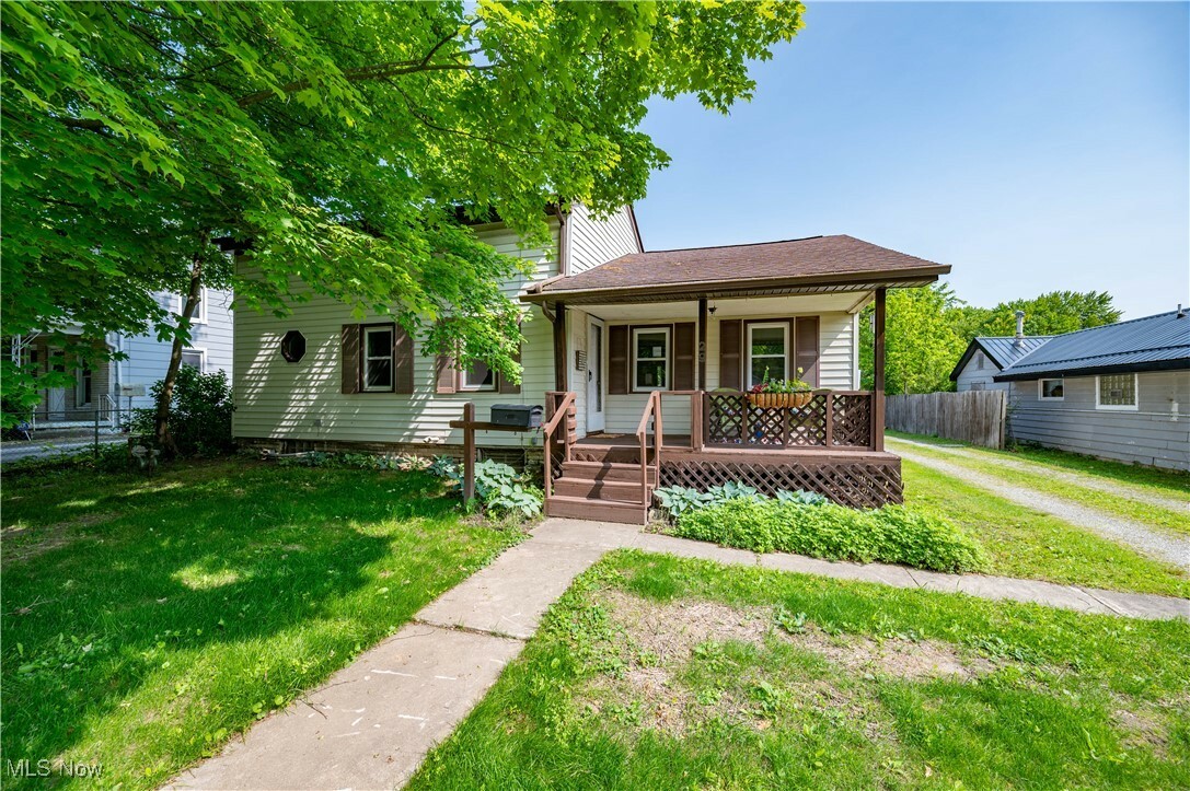 Property Photo: 29 E Main Street OH 44444
