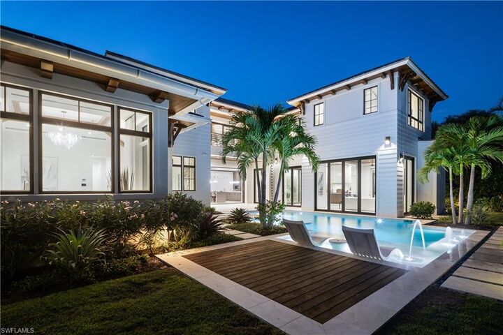 Property Photo: 774 S Golf Dr FL 34102