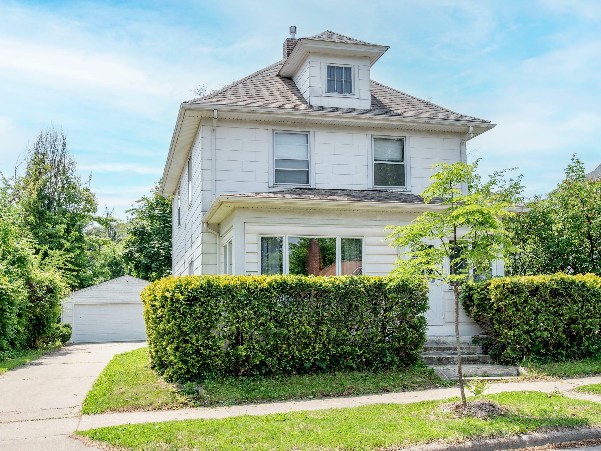 Property Photo: 14 George Street W MN 55107