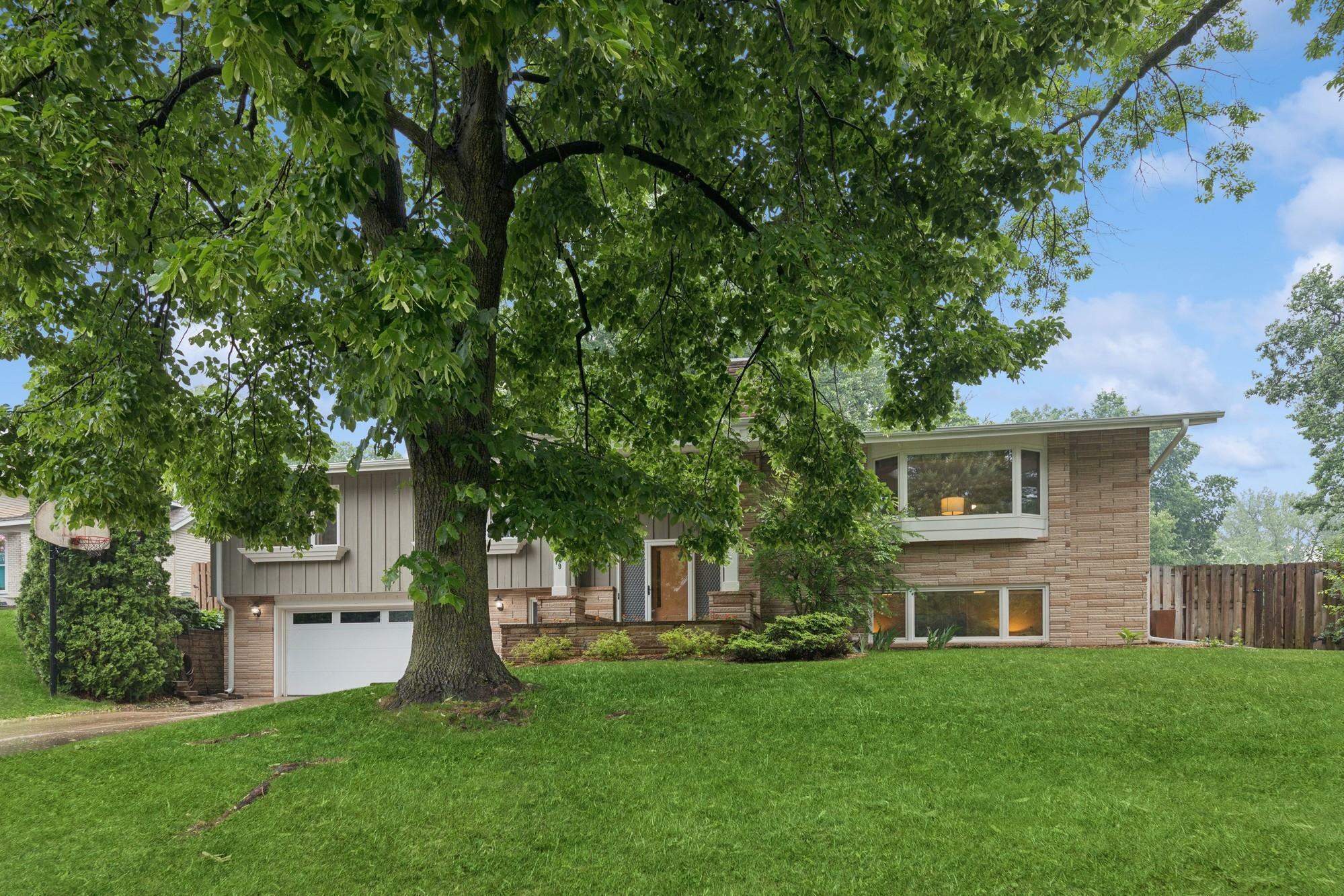 Property Photo: 13429 Hillcrest Lane MN 55337