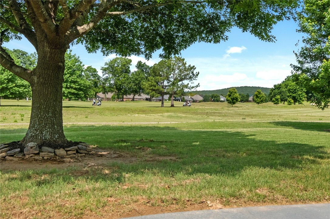 Property Photo: 1927 S Pumpkin Ridge Drive AR 72701