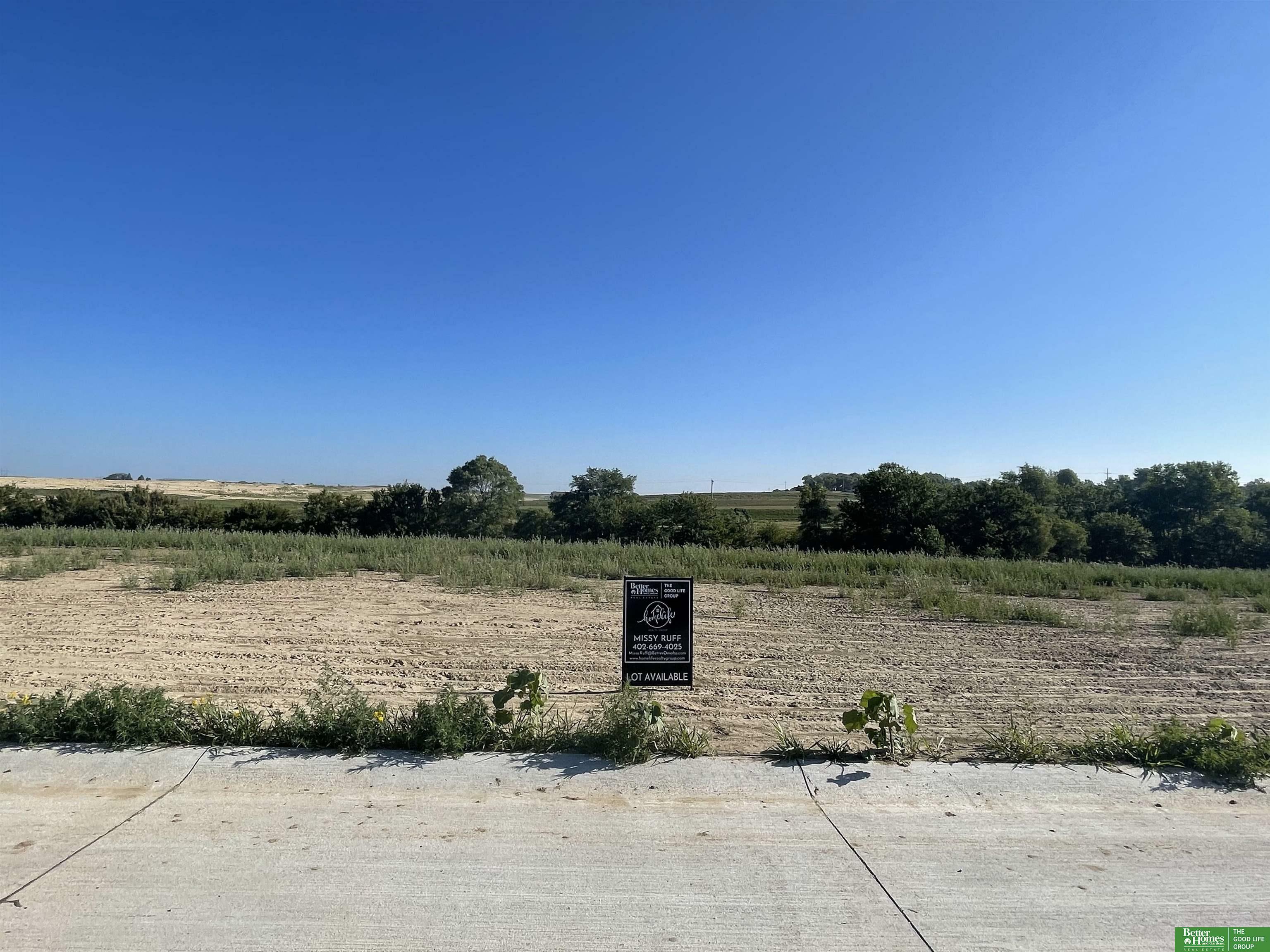 Property Photo: 21714 Hackberry Drive NE 68028